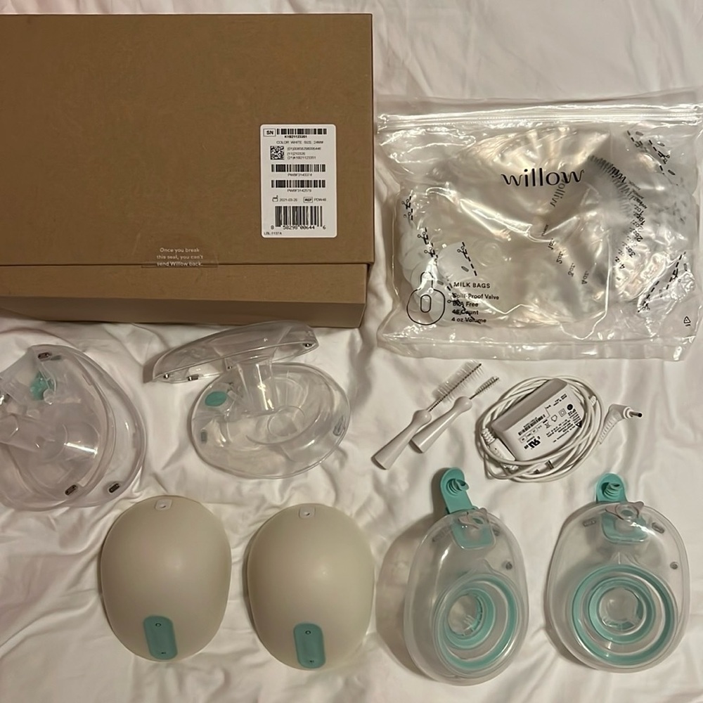 Willow 360 Breast Pump Set with Teal Accents